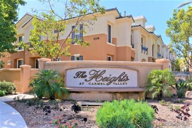 12374 Carmel Country Rd, San Diego CA: https://media.crmls.org/mediaz/478c3576-9a77-4924-8229-396cd811cd0e.jpg