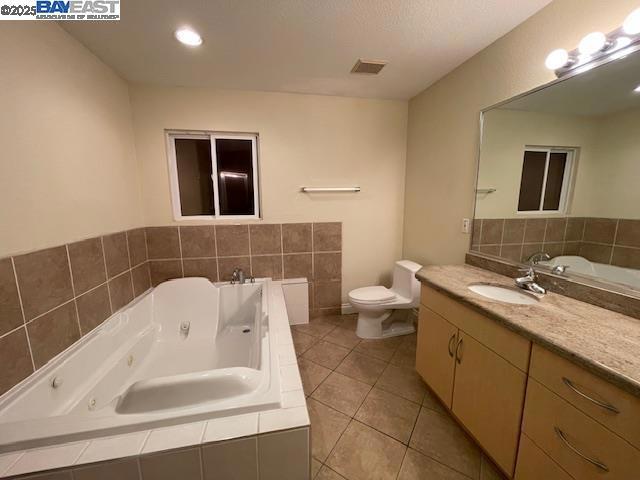 108 Lund Ave, Hayward CA: https://media.crmls.org/mediaz/478d14f0-3aca-45fa-a9e1-1e8465ef783d.jpg