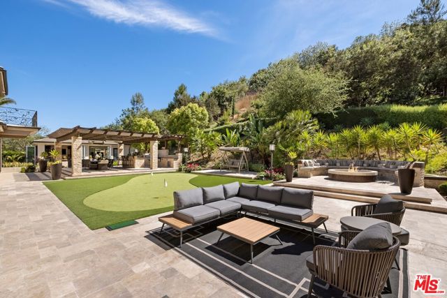 2855 Oak Knoll Drive, Diamond Bar CA: https://media.crmls.org/mediaz/478d5069-b766-4723-bfb2-755128df9e06.jpg