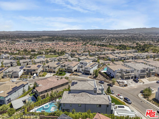 20472 W Windsor Lane, Porter Ranch CA: https://media.crmls.org/mediaz/478d6b76-c204-4abc-b35a-929ca70556a2.jpg