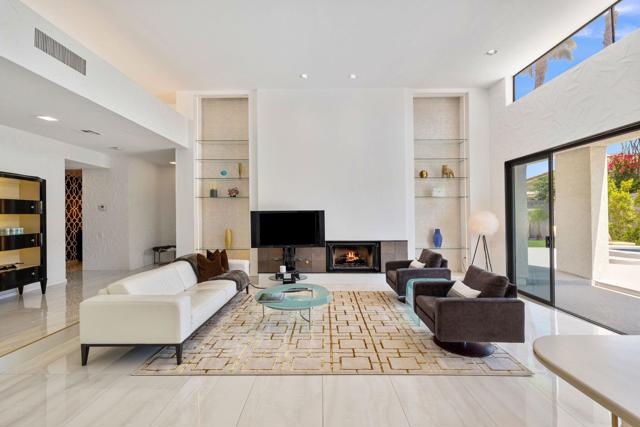 49 Mission Palms E Drive, Rancho Mirage CA: https://media.crmls.org/mediaz/478e205b-3df4-439d-83e8-4d986f1b18f8.jpg