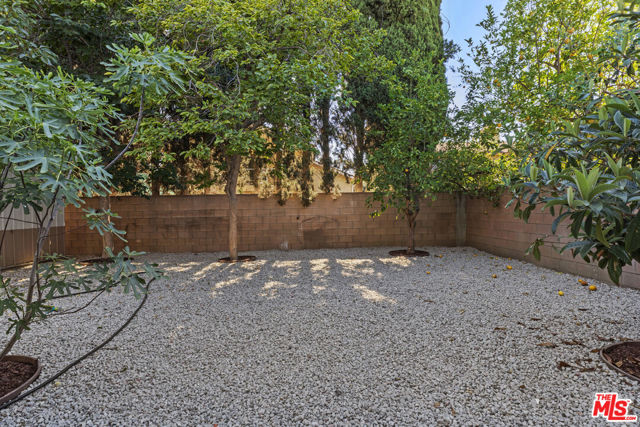 8557 Norwich Avenue, North Hills CA: https://media.crmls.org/mediaz/478e4f89-92f3-4aae-a4cf-910b72516f46.jpg