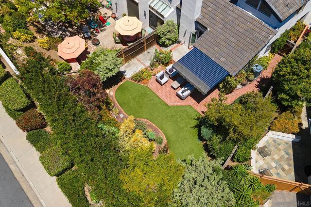 6422 CAMINITO LISTO, San Diego CA: https://media.crmls.org/mediaz/478f1455-9fdb-43c1-a13e-7a618ef1fdfd.jpg