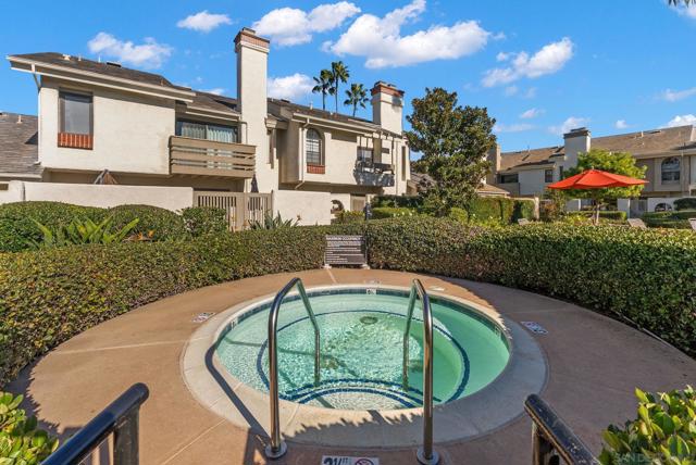 16048 Via Viajera, Rancho Santa Fe CA: https://media.crmls.org/mediaz/478f6026-4270-4079-8749-5d2e0f00a8f2.jpg