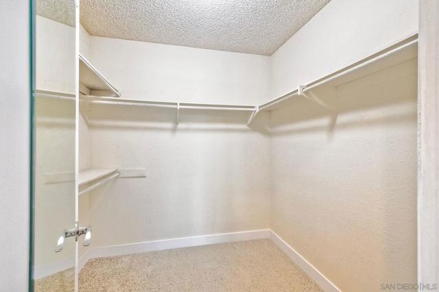 10434 Woodchuck Pt, San Diego CA: https://media.crmls.org/mediaz/478f9631-c95f-4c05-8870-e158b0128b39.jpg