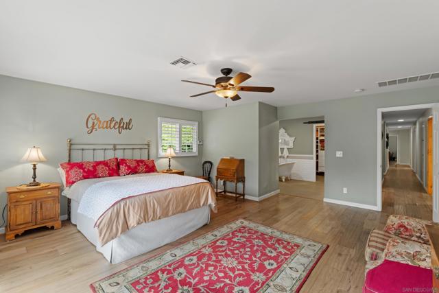 16327 Woodson View Rd, Poway CA: https://media.crmls.org/mediaz/47917892-1ad9-4784-8515-853b7000165c.jpg