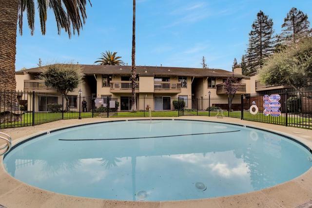 2742 Oak Road, Walnut Creek CA: https://media.crmls.org/mediaz/47920ff2-e421-4f0a-9654-b8f99192fb71.jpg