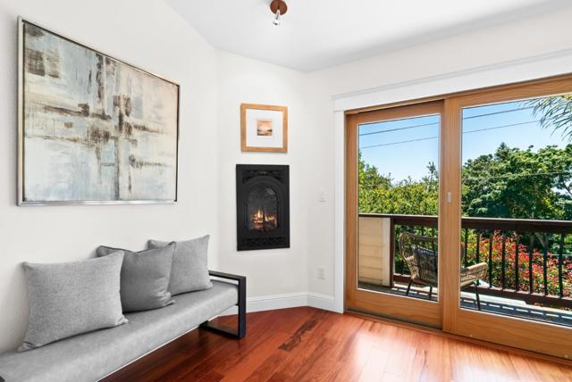 422 Mccormick Avenue, Capitola CA: https://media.crmls.org/mediaz/47926b85-046b-4570-b815-4301a1fbe75d.jpg