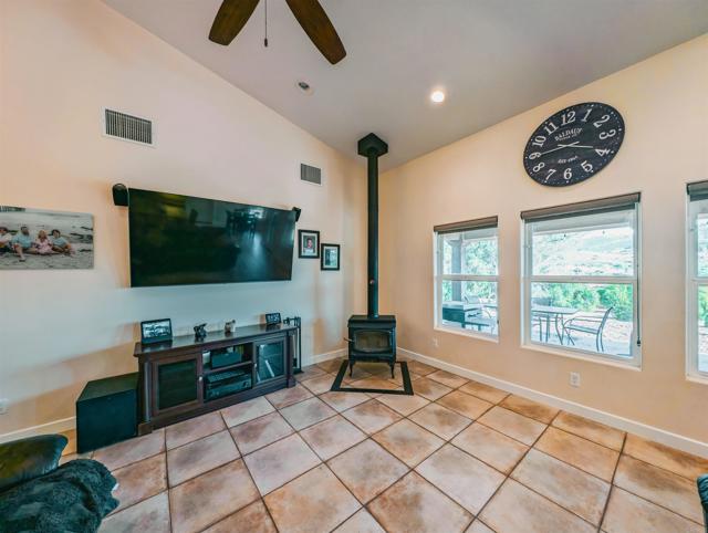 Image 17 of 75 For 9848 Vista Viejas