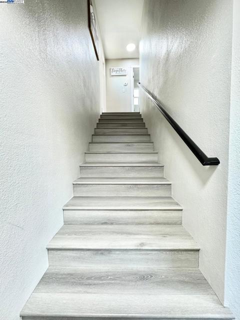 20595 Center St, Castro Valley CA: https://media.crmls.org/mediaz/4792982c-c7b6-44f8-85c2-0f93d3e6f947.jpg
