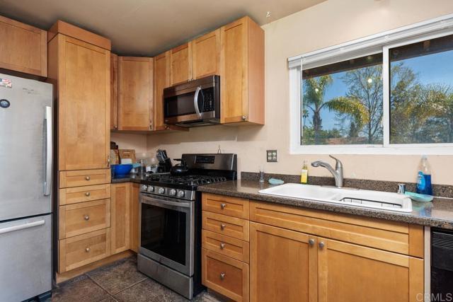 Detail Gallery Image 14 of 29 For 420 N Pacific St, San Marcos,  CA 92069 - 4 Beds | 2 Baths