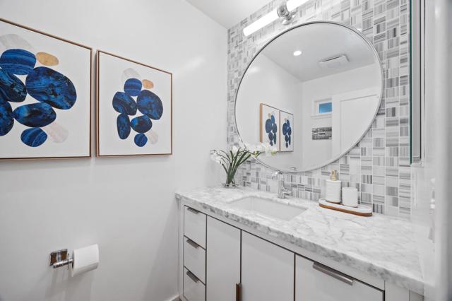 3755 Bay Road, Menlo Park CA: https://media.crmls.org/mediaz/4792fc25-16eb-4f15-9438-94c90f0aa420.jpg