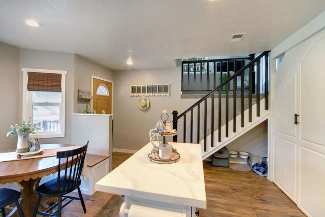 1225 Crestwood Drive, Big Bear CA: https://media.crmls.org/mediaz/47932056-f02f-4bdc-987b-e36abe4a2822.jpg