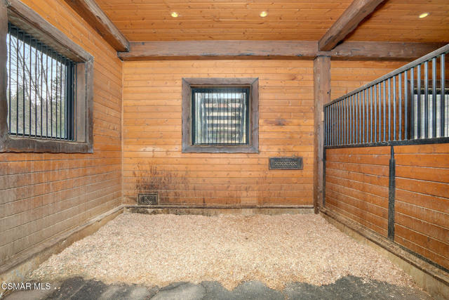 32310 Hummingbird Court, Running Springs CA: https://media.crmls.org/mediaz/4793271f-1cc4-4656-b148-58f8279aecdc.jpg