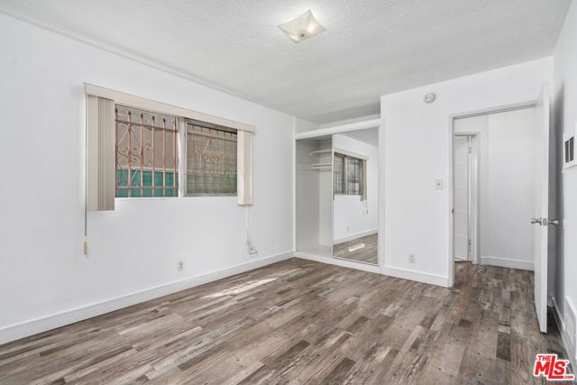 1657 Colby Avenue, Los Angeles CA: https://media.crmls.org/mediaz/47945a3e-e4b9-4e0c-9b16-6bd483eb17e1.jpg