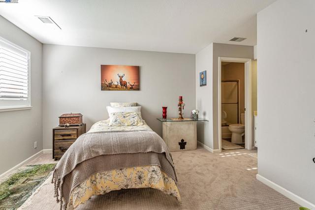 4001 W Lakeshore Drive, San Ramon CA: https://media.crmls.org/mediaz/47946a34-166b-4f29-a443-eb90f402bcba.jpg
