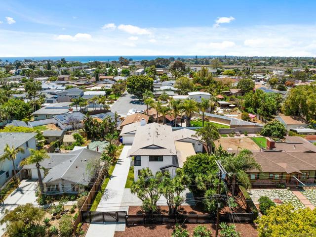 2537 Davis Ave, Carlsbad CA: https://media.crmls.org/mediaz/4795115e-08c7-4d37-aa8b-615d578776e4.jpg