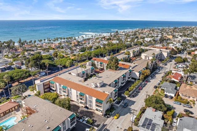 6455 La Jolla Blvd, La Jolla CA: https://media.crmls.org/mediaz/47955c6f-ef21-490a-a7c1-faf472c4dd51.jpg