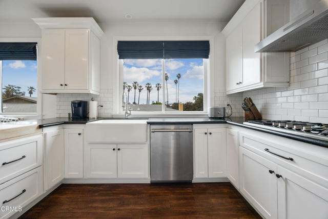 380 S Orange Grove Boulevard, Pasadena CA: https://media.crmls.org/mediaz/47958ccb-8a79-40df-ad03-8ca8ef154046.jpg