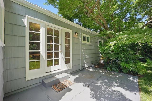 1633 Dallas Court, Los Altos CA: https://media.crmls.org/mediaz/4795e1e6-36e4-4019-bb60-9f0223d2e6f2.jpg