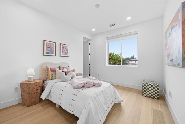 395 Martens Avenue, Mountain View CA: https://media.crmls.org/mediaz/47977198-79c6-4e60-93b8-64dd8813081f.jpg