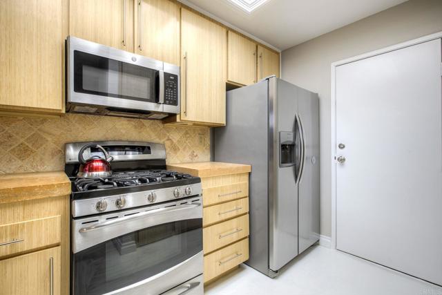 Detail Gallery Image 18 of 52 For 29496 Courtney Pl, Temecula,  CA 92591 - 3 Beds | 2/1 Baths