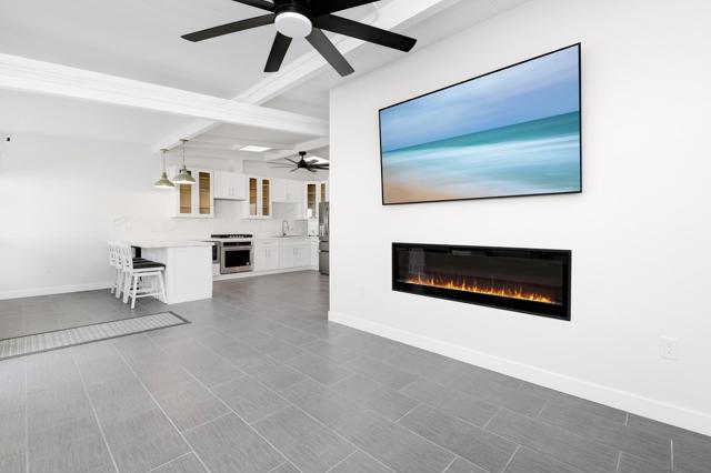 1680 B Seacoast Drive Unit B, Imperial Beach CA: https://media.crmls.org/mediaz/4797b845-0183-40be-8843-f7f8210edf96.jpg