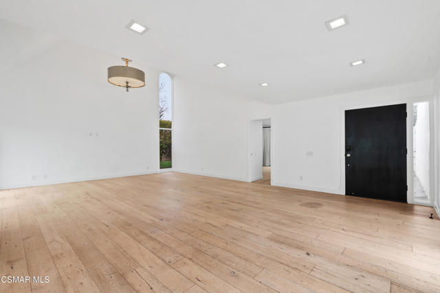 4531 Coolhaven Court, Westlake Village CA: https://media.crmls.org/mediaz/4797df70-7101-416f-ab06-e68139240f0d.jpg