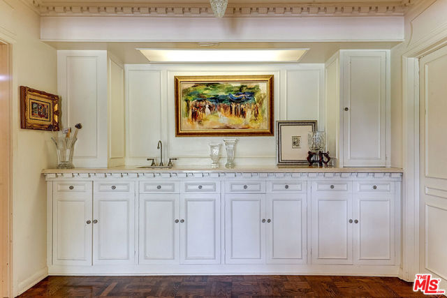 322 N June Street, Los Angeles CA: https://media.crmls.org/mediaz/47980daa-ae6a-4d30-afee-f14530472054.jpg