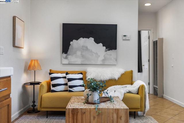 357 Melven Ct, San Leandro CA: https://media.crmls.org/mediaz/479847be-e498-430c-8dcb-7896719a2b1f.jpg
