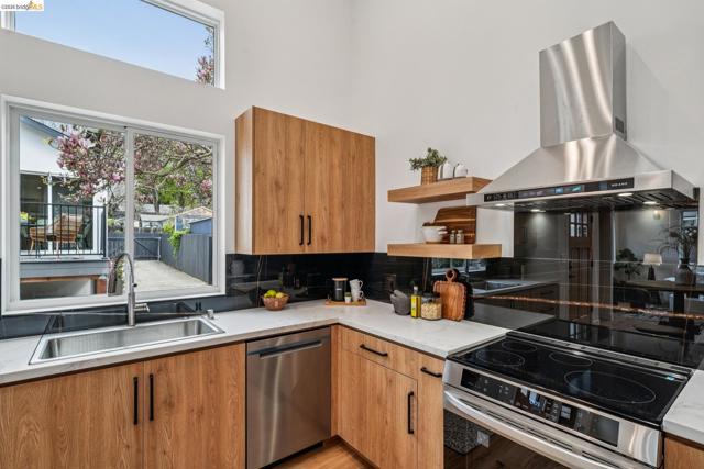 Image 42 of 45 For 1009 Everett