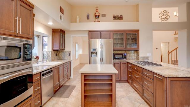 Detail Gallery Image 2 of 40 For 2626 Magellan Ln, Vista,  CA 92081 - 3 Beds | 2/1 Baths