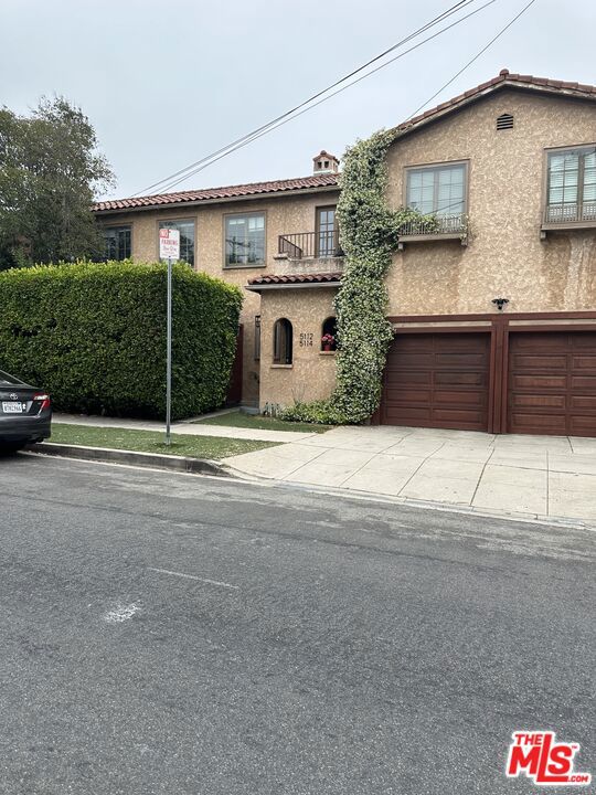 5112 Edgewood Place, Los Angeles, California 90019, ,Multi-Family,For Sale,Edgewood,24398805