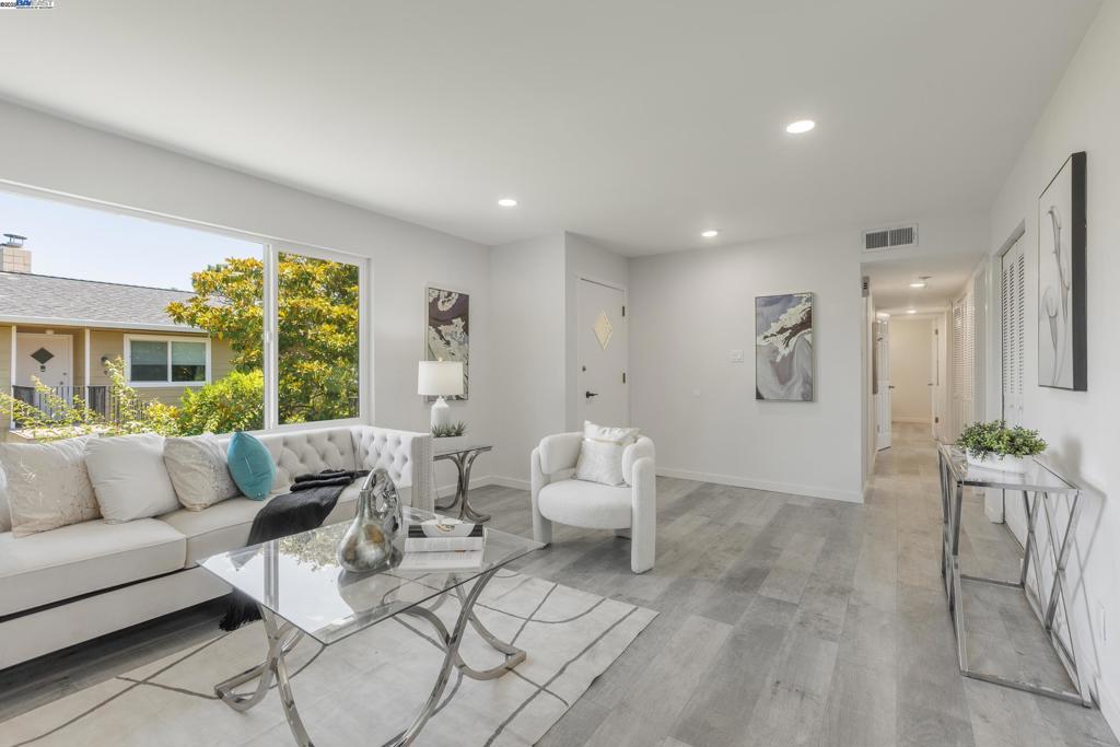 1965 Ascot Dr #6