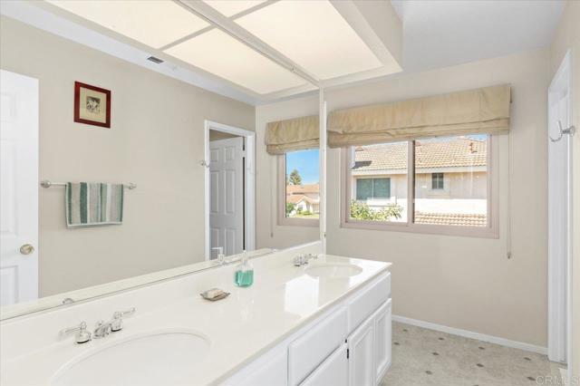 4635 Allende Avenue, Oceanside CA: https://media.crmls.org/mediaz/479961ba-2b83-44e8-a3e0-b7ff74839de3.jpg