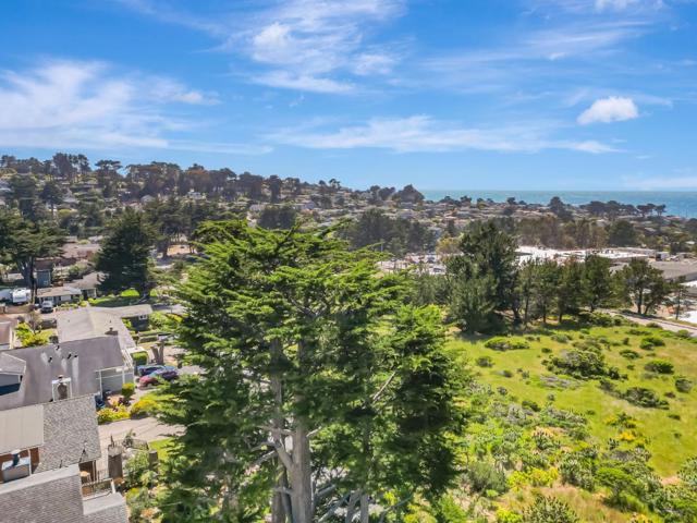 1025 Tamarind Street, Montara CA: https://media.crmls.org/mediaz/4799785c-fe2f-4218-8d6f-d72e8e67c7a0.jpg