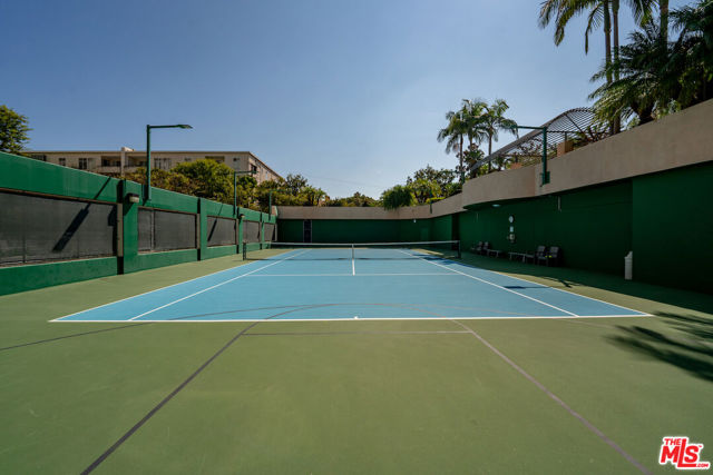 10490 Wilshire Boulevard, Los Angeles CA: https://media.crmls.org/mediaz/47998b14-ef90-469b-95ae-78d54637eedc.jpg