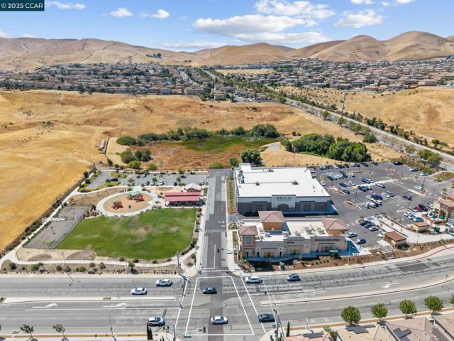2436 Sienna Drive, Pittsburg CA: https://media.crmls.org/mediaz/479a30ae-420a-4d10-bd4c-42f65629b50b.jpg