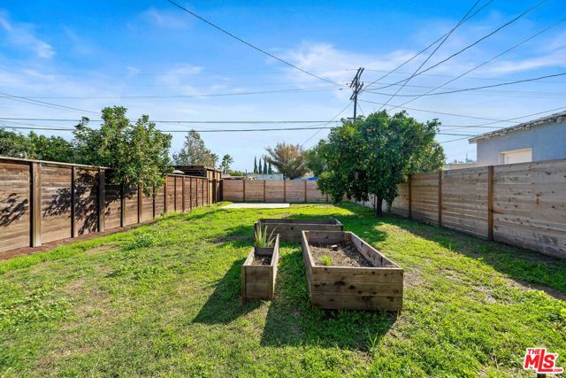 3000 Finch Street, Los Angeles CA: https://media.crmls.org/mediaz/479bc0ba-dd92-4820-854f-16f701831014.jpg