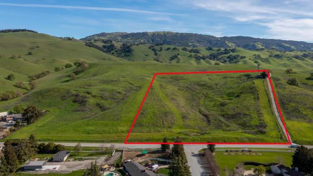 0 New Avenue, Morgan Hill CA: https://media.crmls.org/mediaz/479bfea5-98f9-4094-ad67-8ce8878b60cb.jpg