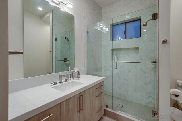 2885 Gate Three Place, Chula Vista CA: https://media.crmls.org/mediaz/479c5f6c-04d2-4275-a31a-1ee83073d447.jpg