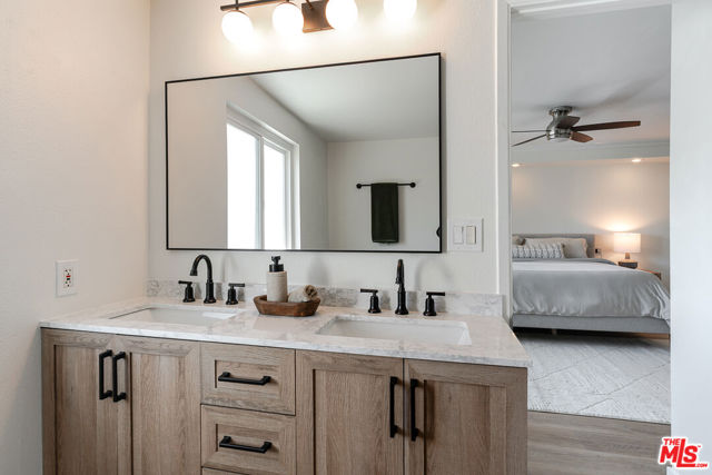 5056 Greenbush Avenue, Sherman Oaks CA: https://media.crmls.org/mediaz/479db45b-8211-4fcb-b638-728943689654.jpg