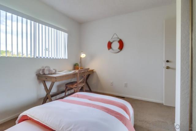 835 E Ave, Coronado CA: https://media.crmls.org/mediaz/479e1a5e-e980-46d9-ae4e-c41f9796ae46.jpg