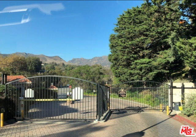 29700 Zuma Bay Way, Malibu CA: https://media.crmls.org/mediaz/479e2899-9254-40f9-ba4e-bd7bb76936f6.jpg