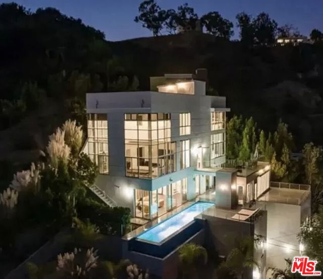 2746 Rinconia Drive, Los Angeles CA: https://media.crmls.org/mediaz/479e3ea7-e827-4f3d-a900-8fba5ea1498c.jpg