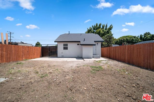 4303 101st Street, Inglewood, California 90304, 2 Bedrooms Bedrooms, ,1 BathroomBathrooms,Single Family Residence,For Sale,101st,24401455