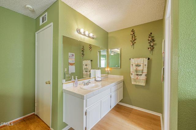 Detail Gallery Image 23 of 40 For 1154 Regents St, Lancaster,  CA 93534 - 4 Beds | 2/1 Baths