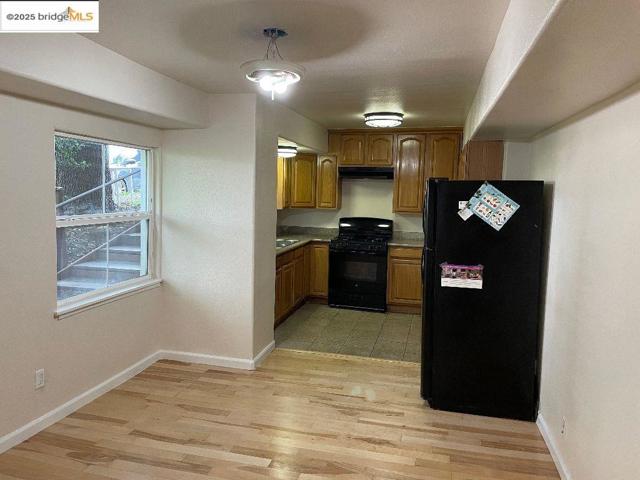 337 Oakland Avenue, Oakland CA: https://media.crmls.org/mediaz/479f4a59-bfe5-403a-abd7-d9d927e0e609.jpg