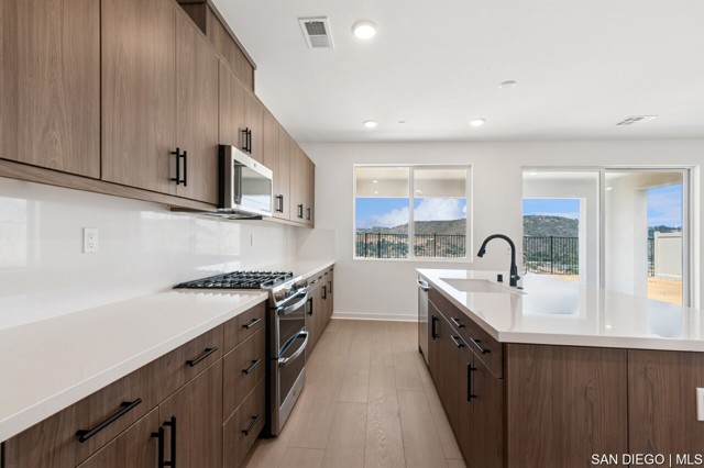 632 MEADOWOOD ST, Fallbrook CA: https://media.crmls.org/mediaz/479f7a19-1925-4d46-8ff0-a4c4d7a8312a.jpg