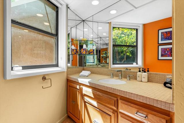 1655 Ridgemore Drive, Palm Springs, CA 92264